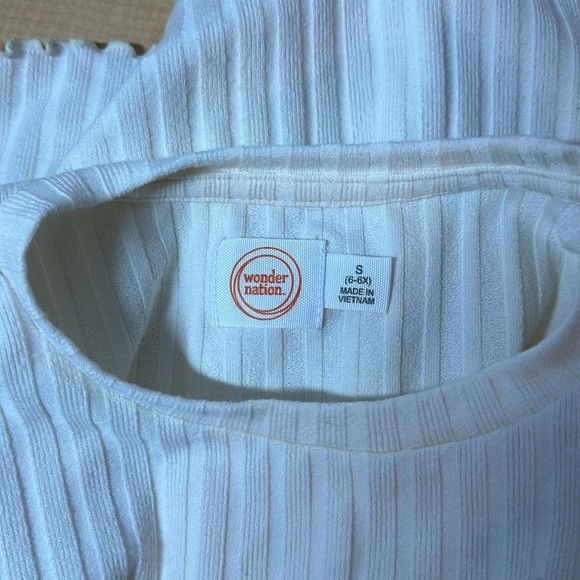 WONDER NATION Off White Knit Wide Ribbed Semi-Cropped Ruffle Hem Top Girls S6/6X - Picture 3 of 4